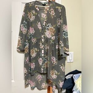 Torrid high low shirt